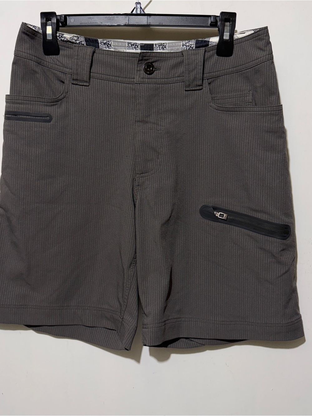 Lululemon Men's Gray Pinstripe Cadence Commuter Utility Shorts Size 32 x 9